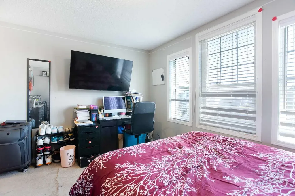 158 Osborne Common SW Airdrie AB T4B 5G7