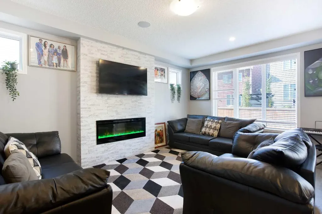 158 Osborne Common SW Airdrie AB T4B 5G7
