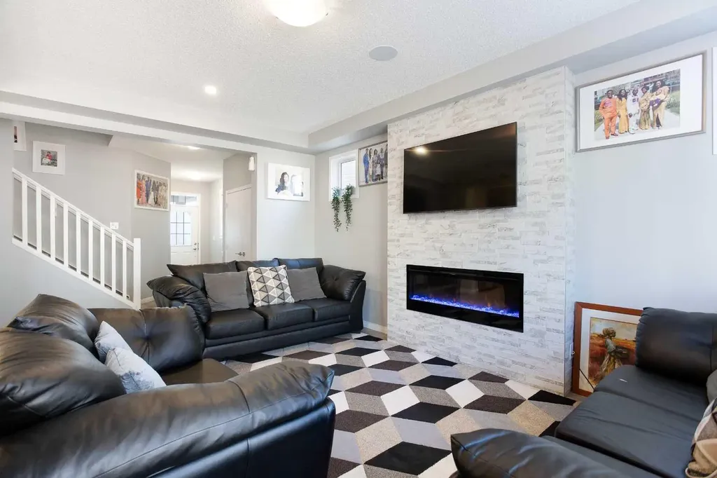 158 Osborne Common SW Airdrie AB T4B 5G7