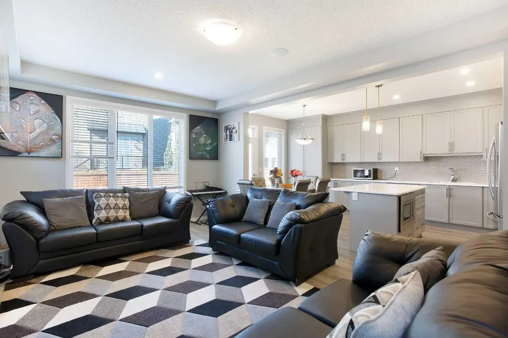 158 Osborne Common SW Airdrie AB T4B 5G7