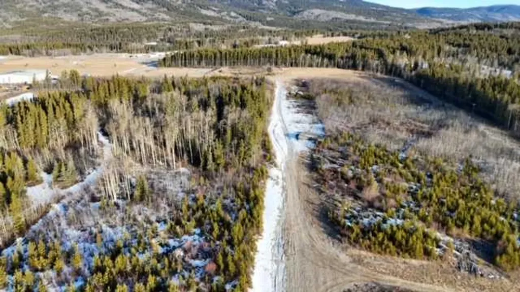 . Mountain Trail Grande Cache AB T0E 0Y0
