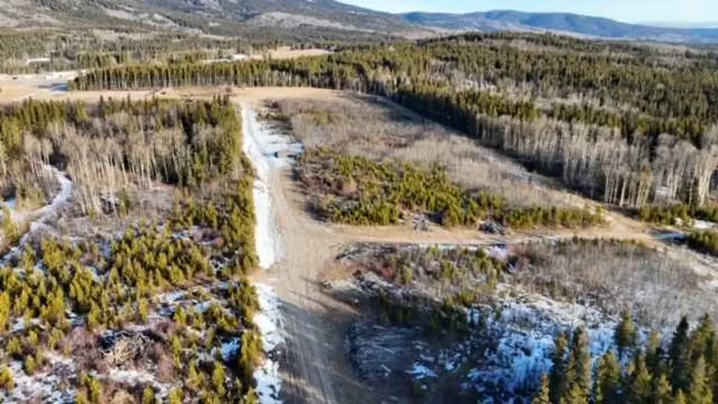 . Mountain Trail Grande Cache AB T0E 0Y0