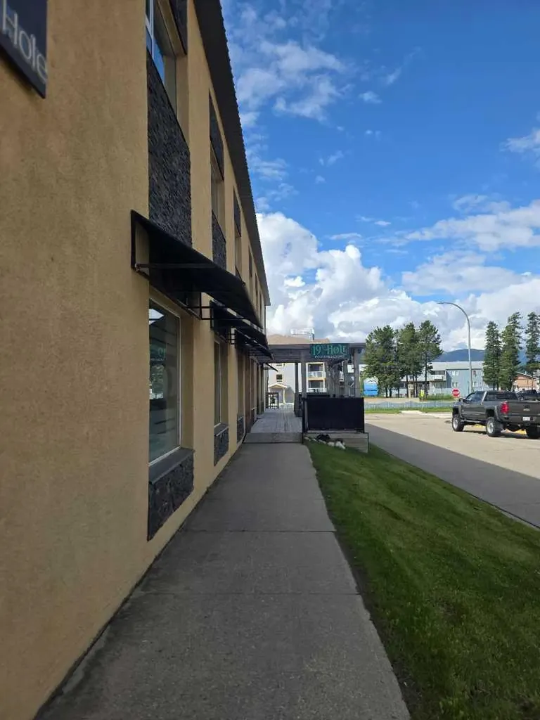 1800 Pine Plaza Grande Cache AB T0E 0Y0