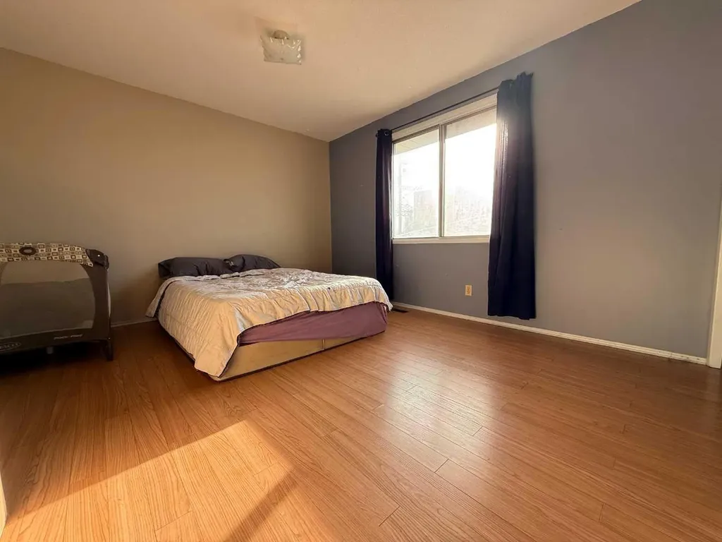 4815 52 Avenue Whitecourt AB T7S 1N2