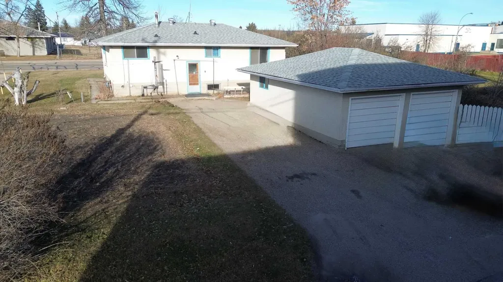 4815 52 Avenue Whitecourt AB T7S 1N2