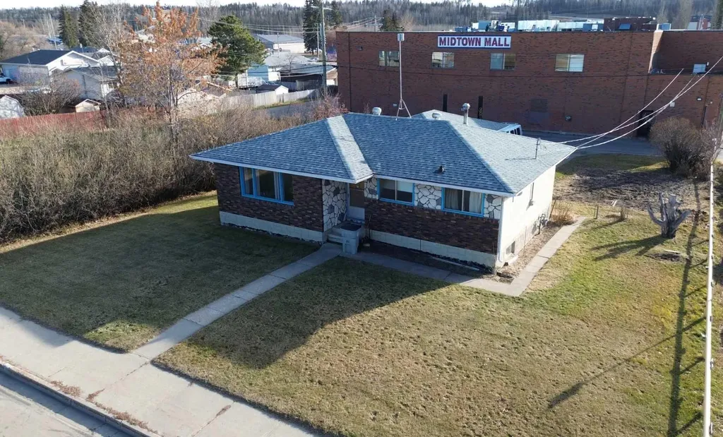 4815 52 Avenue Whitecourt AB T7S 1N2