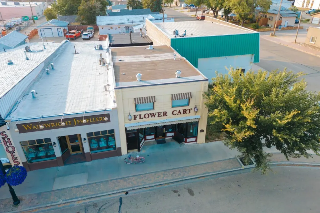 320 10 Street Wainwright AB T9W 1P6