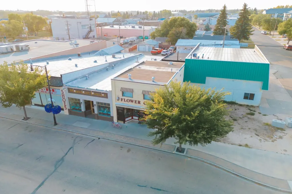 320 10 Street Wainwright AB T9W 1P6