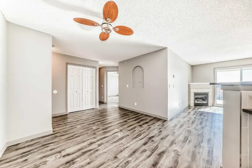 1000 Citadel Meadow Point NW Calgary AB T3G 5N5