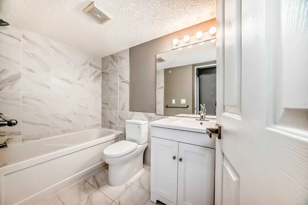 1000 Citadel Meadow Point NW Calgary AB T3G 5N5
