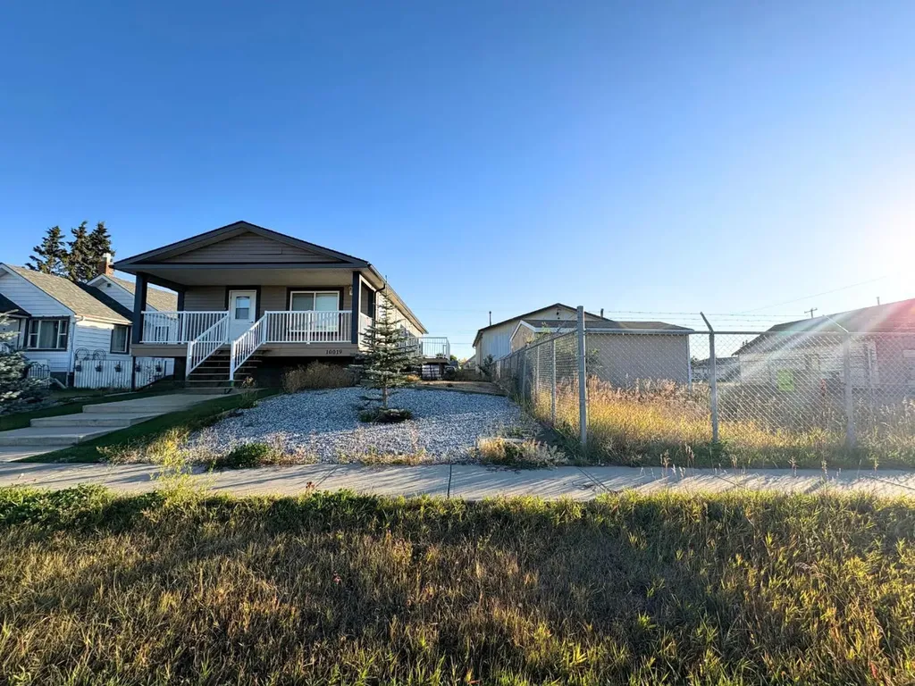 10017 100 Street Sexsmith AB T0H 3C0