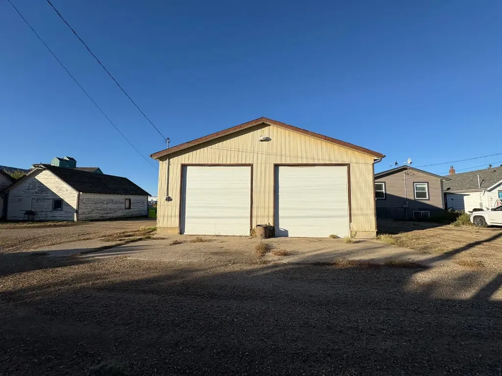 10017 100 Street Sexsmith AB T0H 3C0