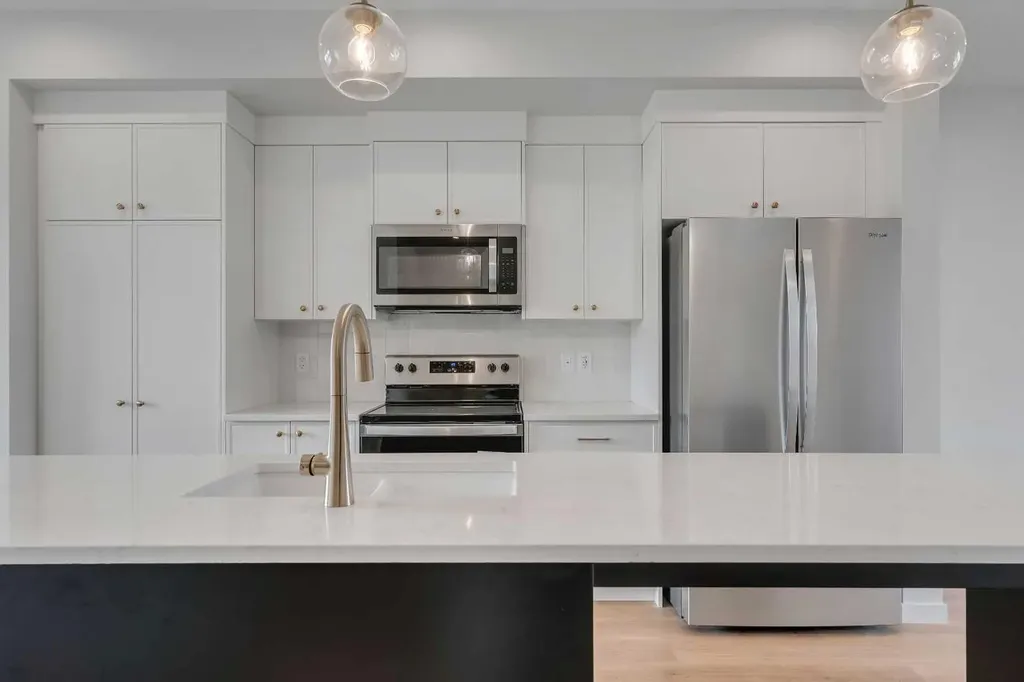 1497 Rangeview Drive SE Calgary AB T3S 0K5