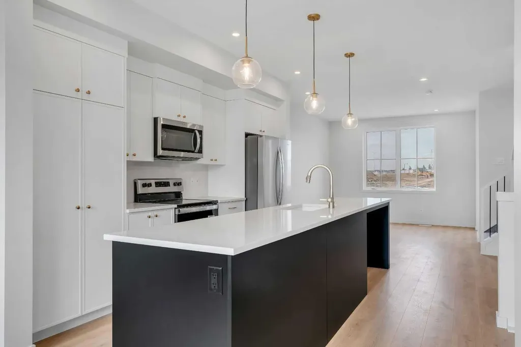 1497 Rangeview Drive SE Calgary AB T3S 0K5