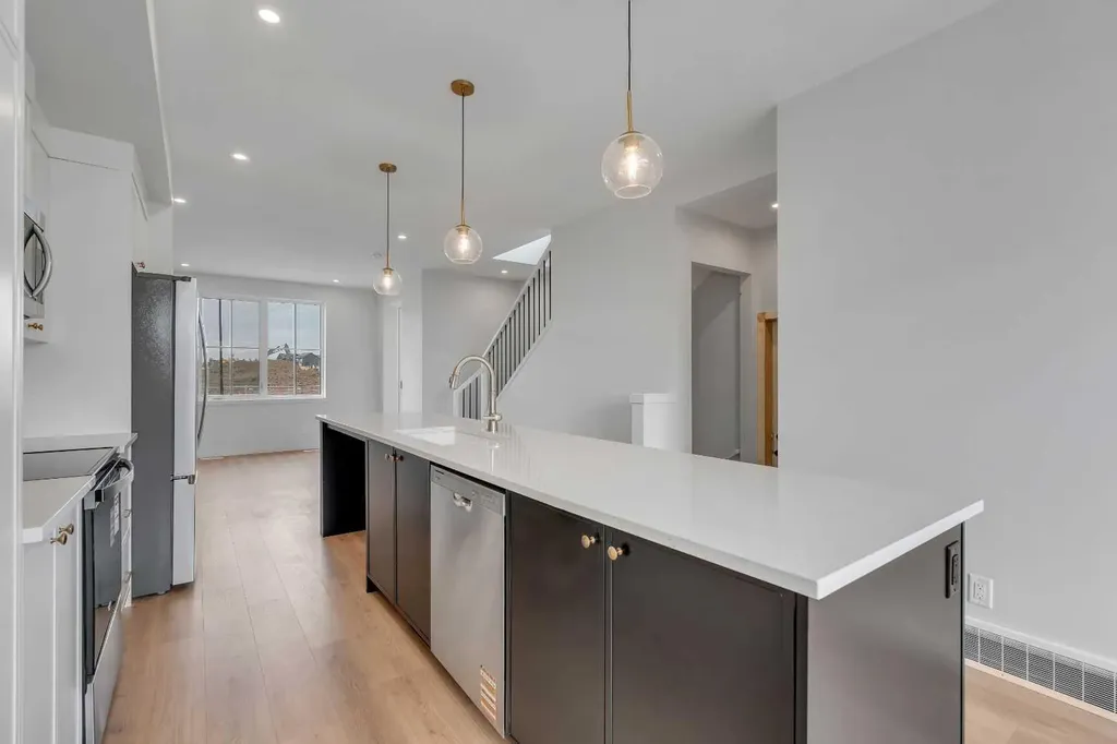 1497 Rangeview Drive SE Calgary AB T3S 0K5