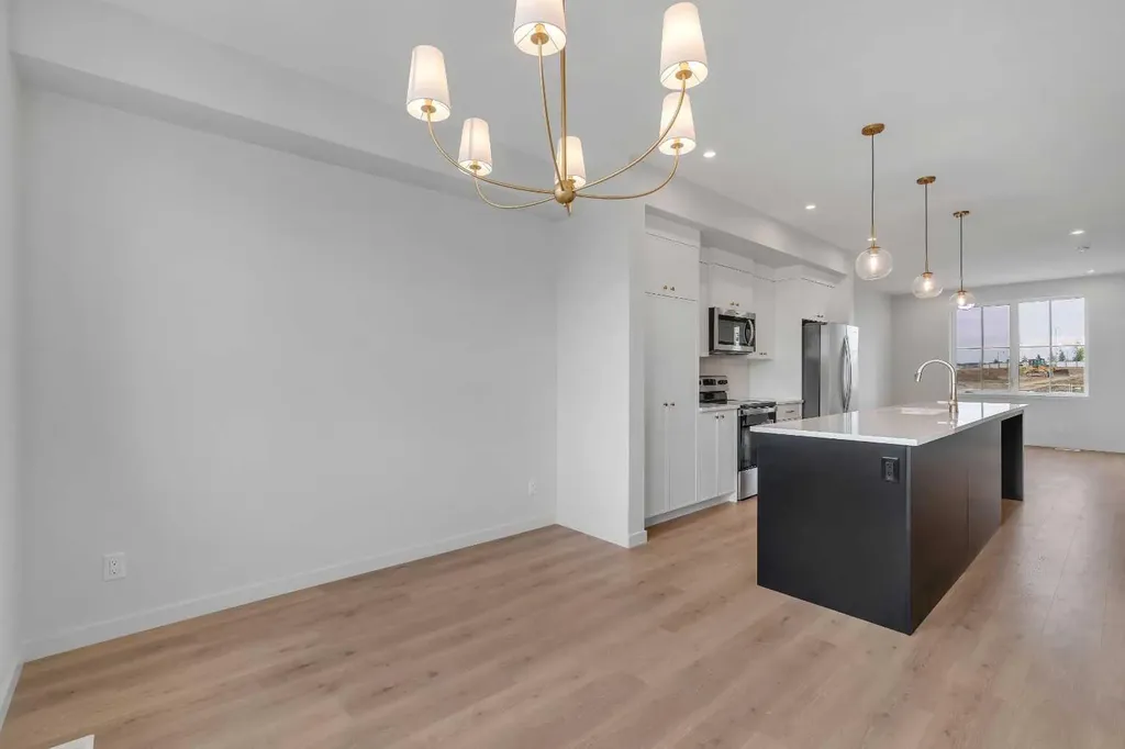 1497 Rangeview Drive SE Calgary AB T3S 0K5
