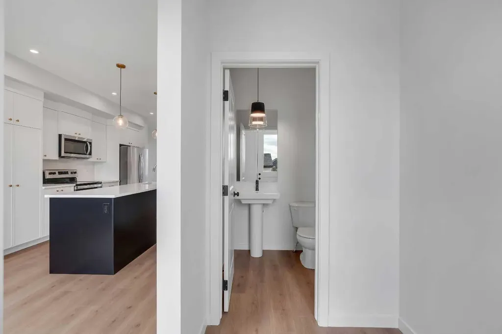 1497 Rangeview Drive SE Calgary AB T3S 0K5