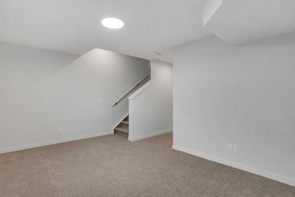 1497 Rangeview Drive SE Calgary AB T3S 0K5