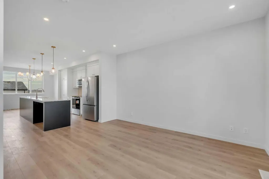 1497 Rangeview Drive SE Calgary AB T3S 0K5