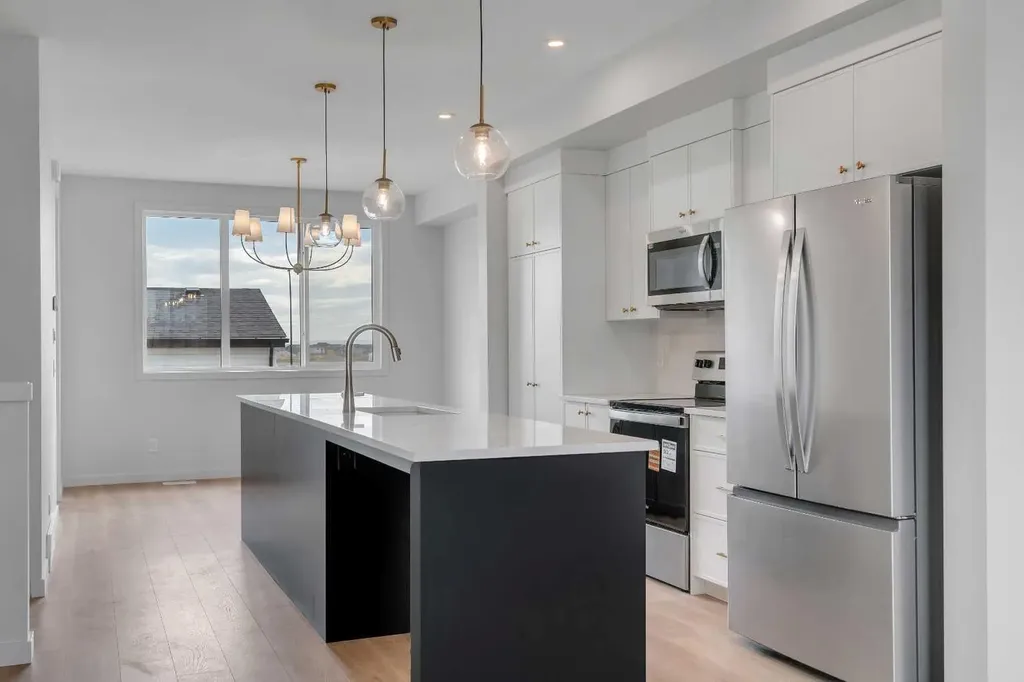 1497 Rangeview Drive SE Calgary AB T3S 0K5