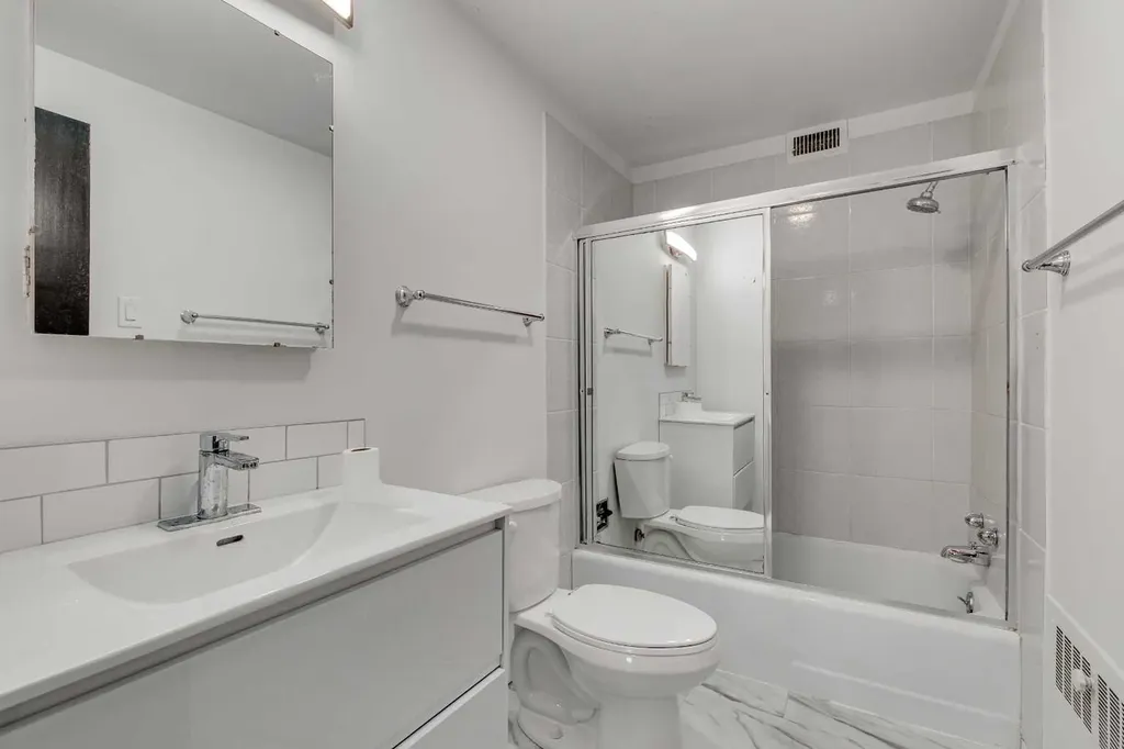 1216 15 Avenue SW Calgary AB T3C 0X5
