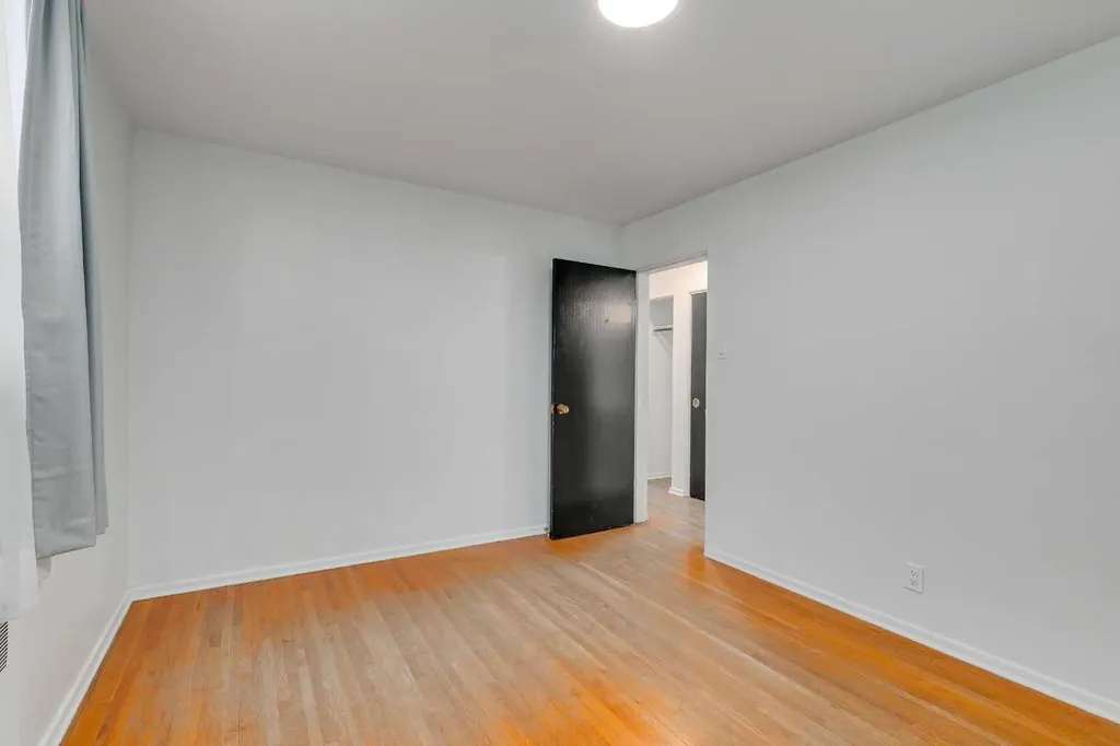 1216 15 Avenue SW Calgary AB T3C 0X5