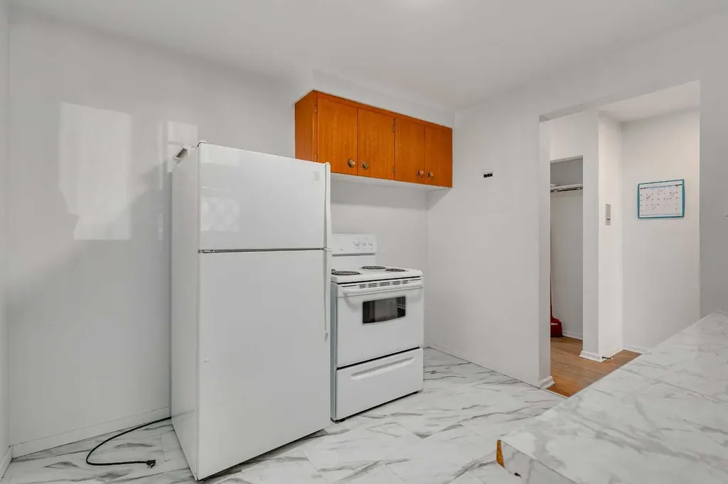 1216 15 Avenue SW Calgary AB T3C 0X5