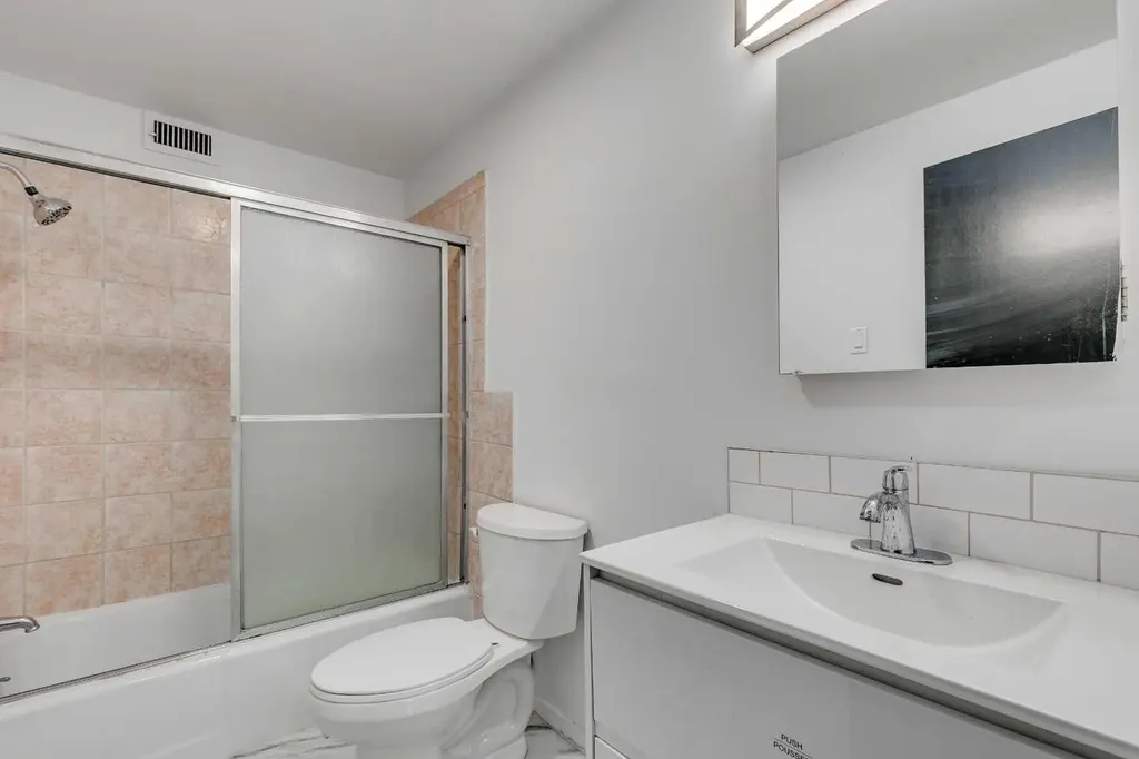 1216 15 Avenue SW Calgary AB T3C 0X5