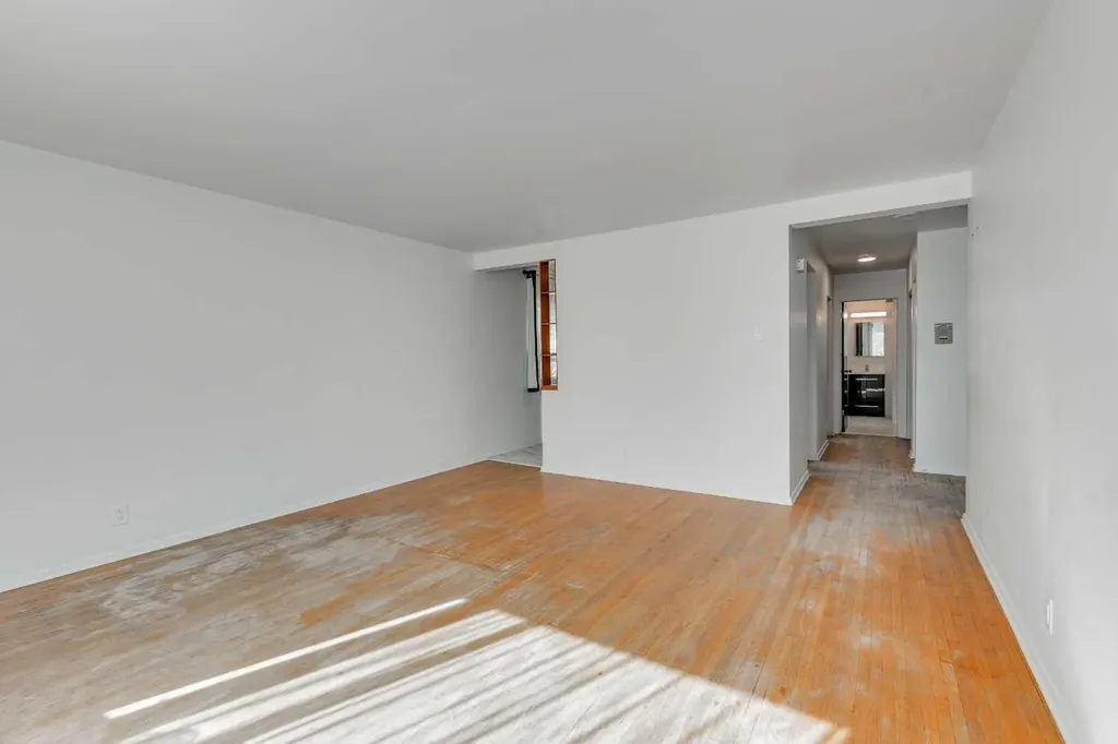 1216 15 Avenue SW Calgary AB T3C 0X5