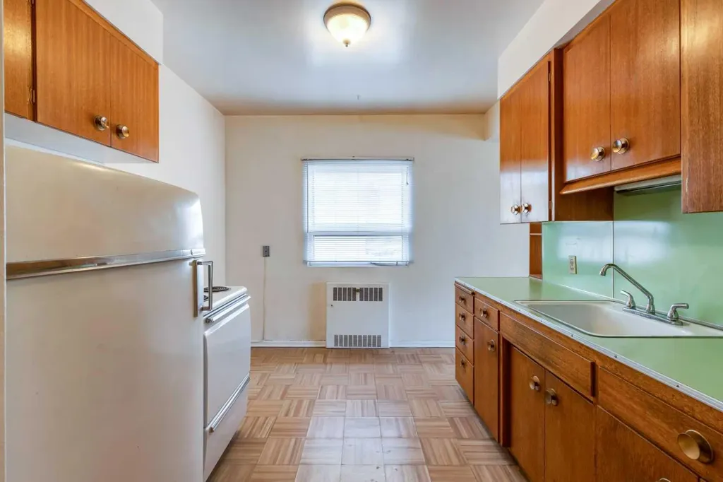 1216 15 Avenue SW Calgary AB T3C 0X5
