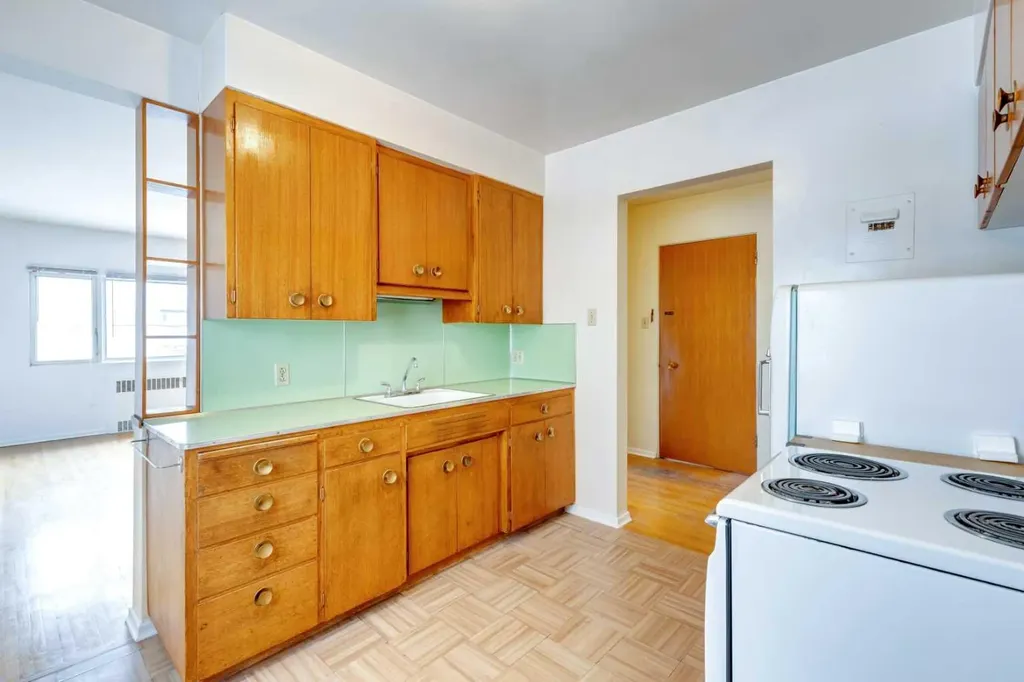 1216 15 Avenue SW Calgary AB T3C 0X5