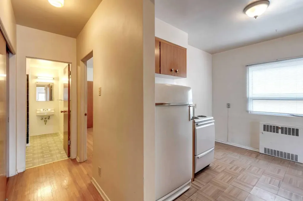1216 15 Avenue SW Calgary AB T3C 0X5