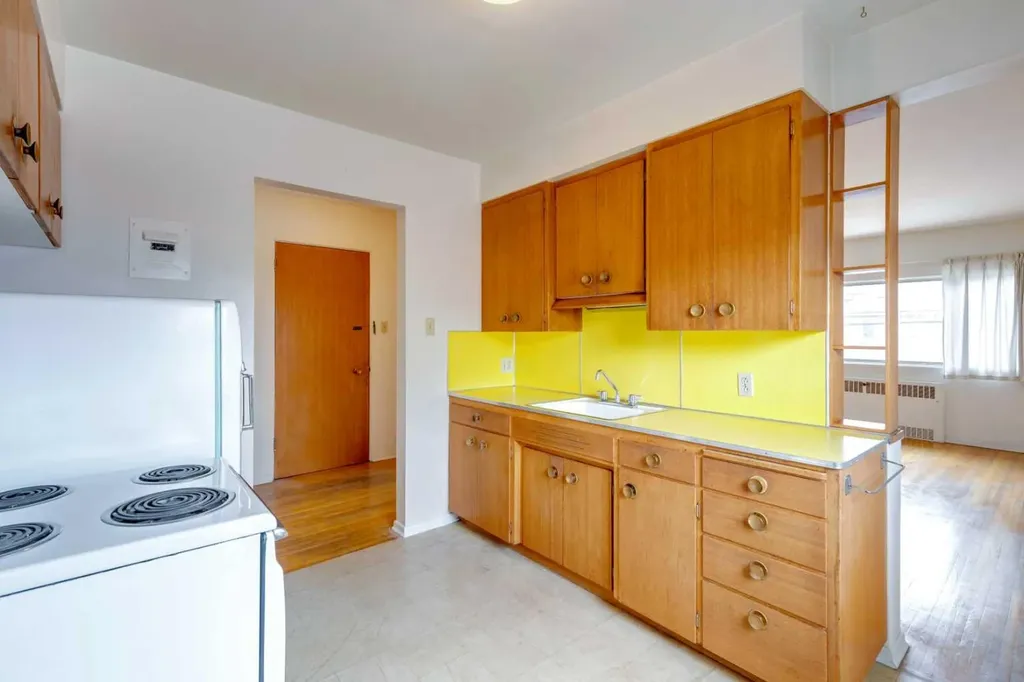 1216 15 Avenue SW Calgary AB T3C 0X5