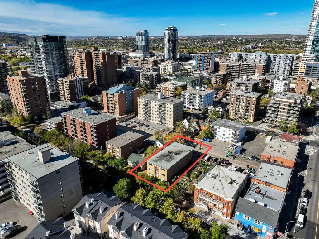 1216 15 Avenue SW Calgary AB T3C 0X5