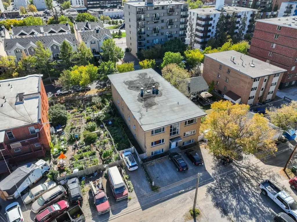 1216 15 Avenue SW Calgary AB T3C 0X5