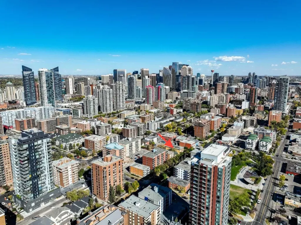 1216 15 Avenue SW Calgary AB T3C 0X5