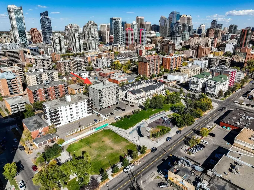 1216 15 Avenue SW Calgary AB T3C 0X5
