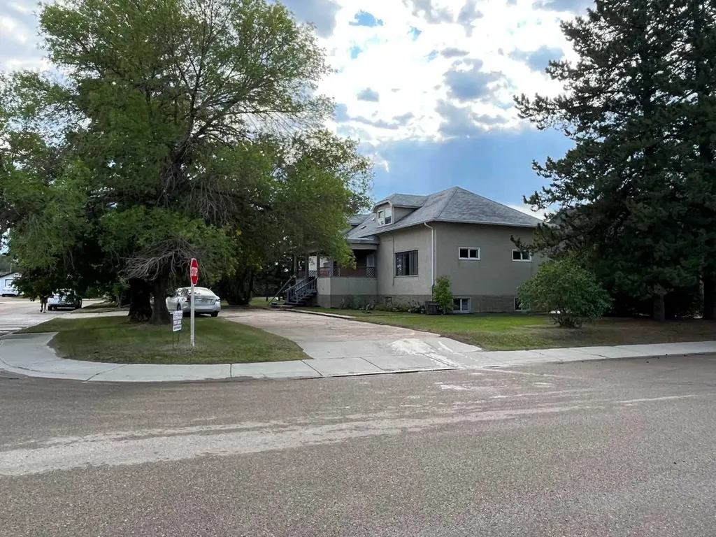 4526 52 Street Vermilion AB T9X 1Y1