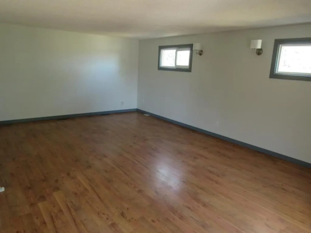 4526 52 Street Vermilion AB T9X 1Y1