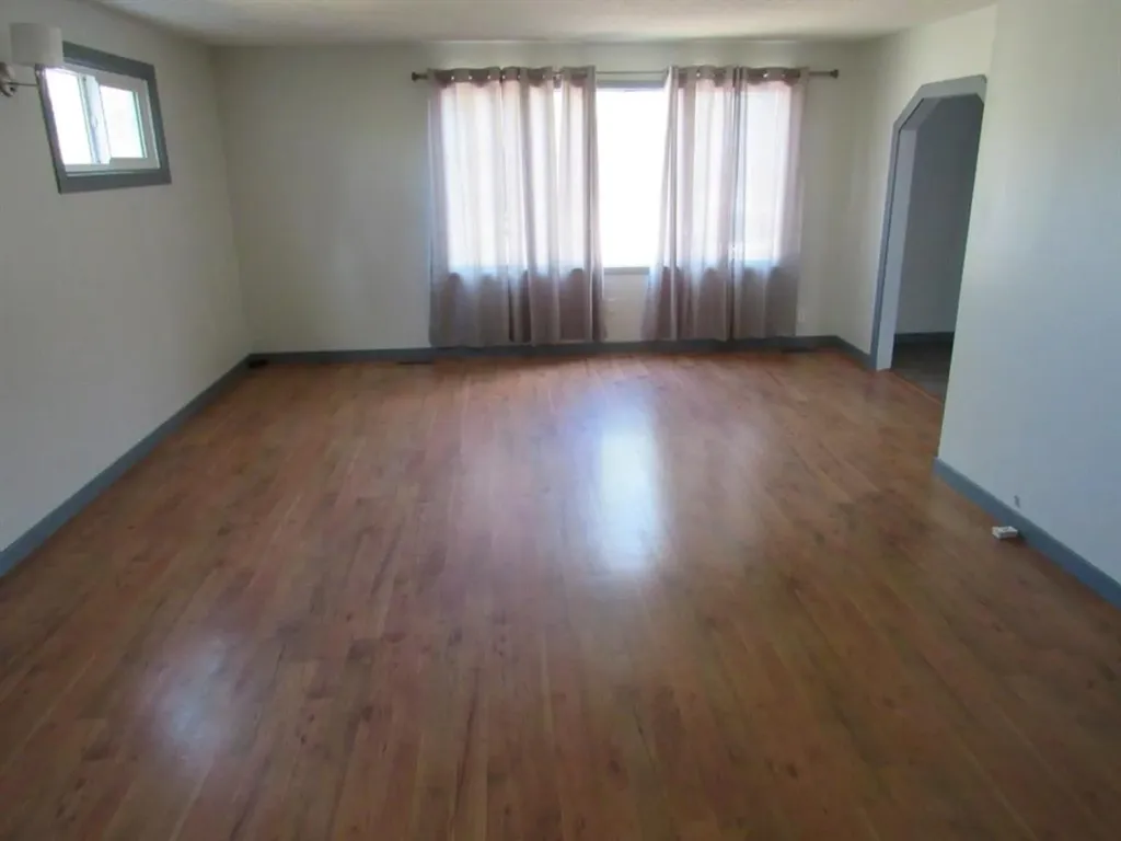 4526 52 Street Vermilion AB T9X 1Y1
