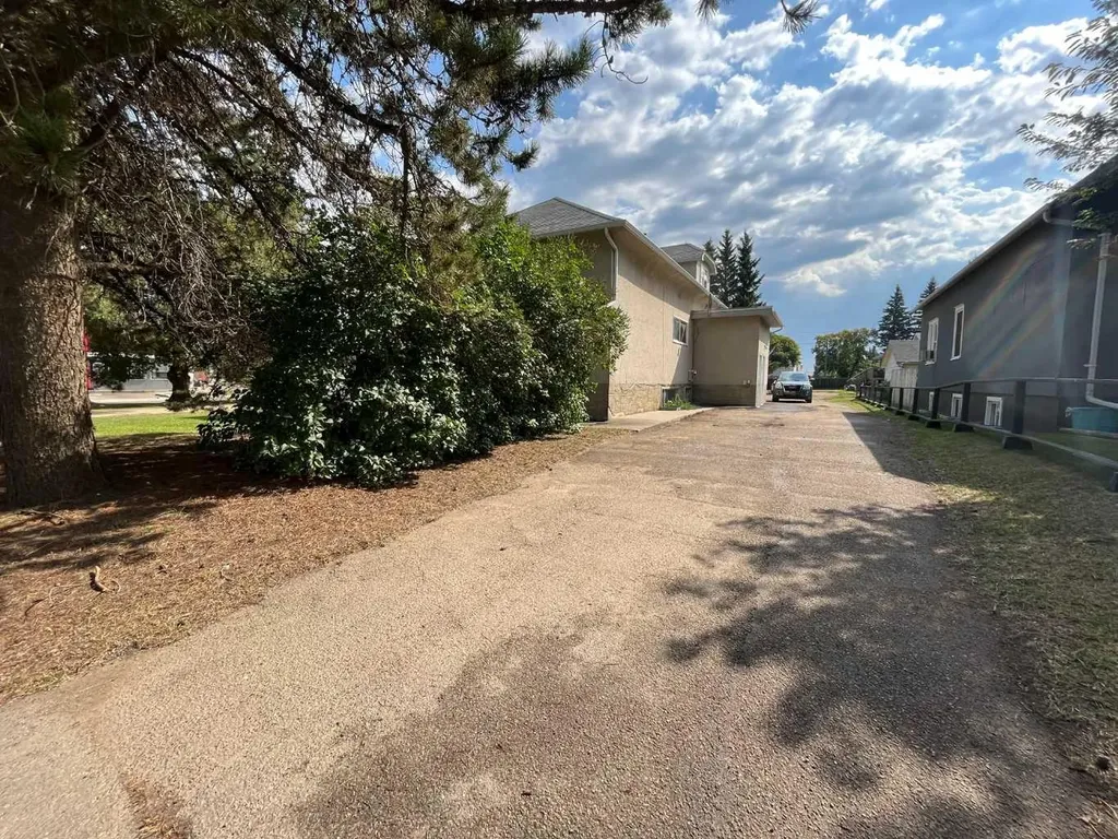 4526 52 Street Vermilion AB T9X 1Y1