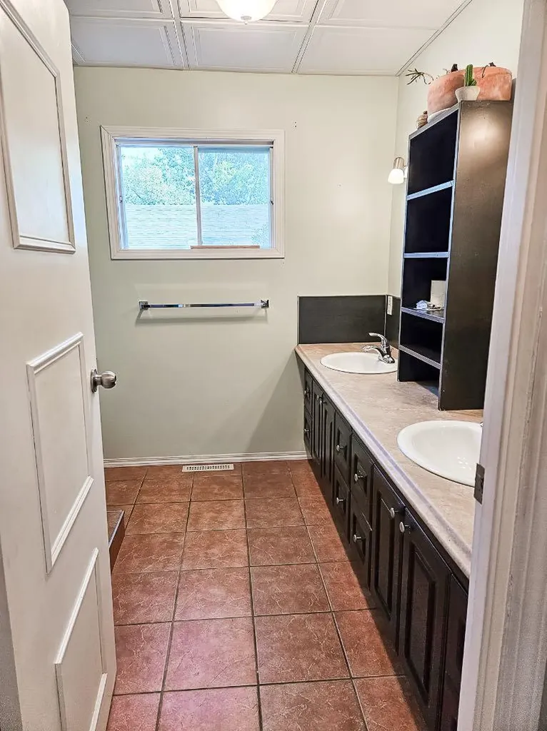131 2nd Street NW Falher AB T0H 1M0
