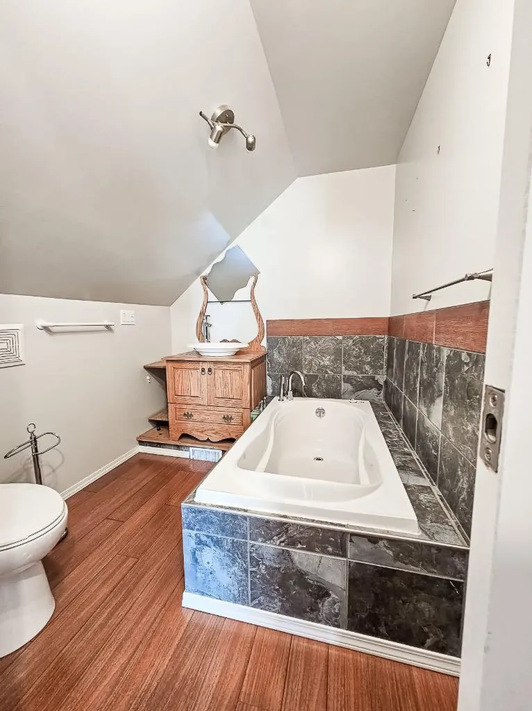131 2nd Street NW Falher AB T0H 1M0