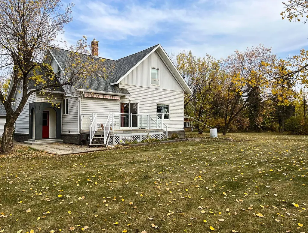 131 2nd Street NW Falher AB T0H 1M0