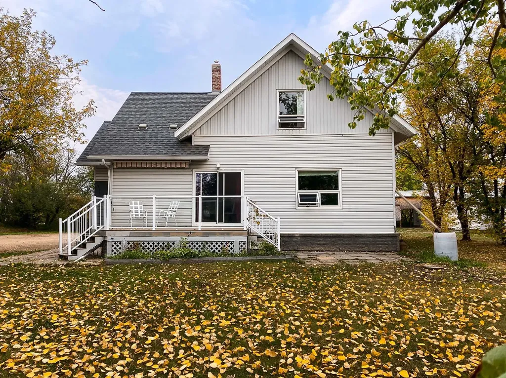 131 2nd Street NW Falher AB T0H 1M0