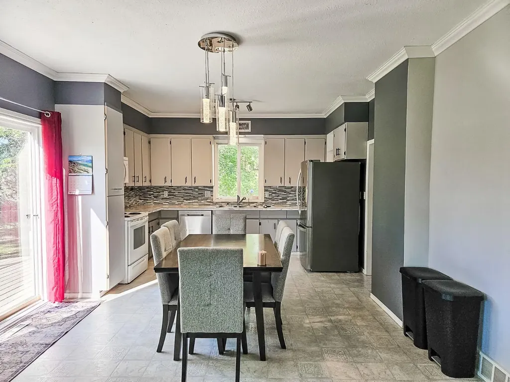 131 2nd Street NW Falher AB T0H 1M0