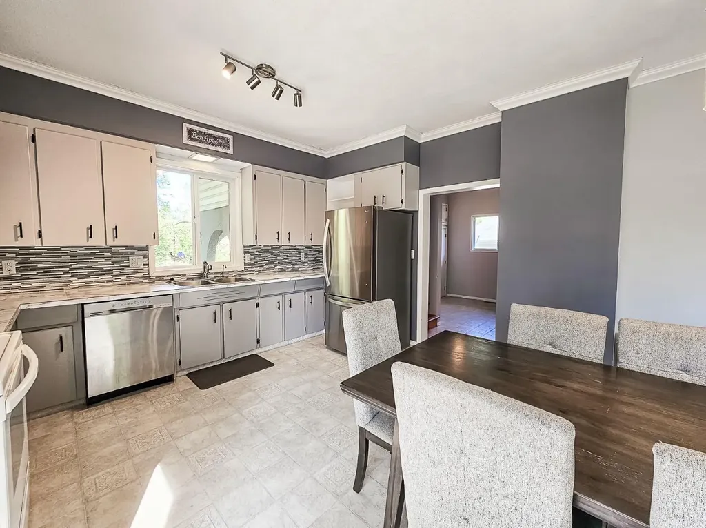 131 2nd Street NW Falher AB T0H 1M0