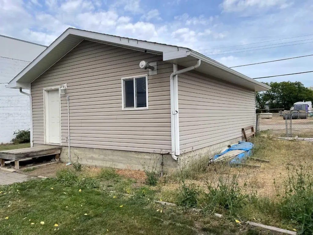 10908 102 Avenue Fairview AB T0H 1L0