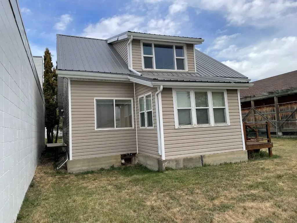 10908 102 Avenue Fairview AB T0H 1L0