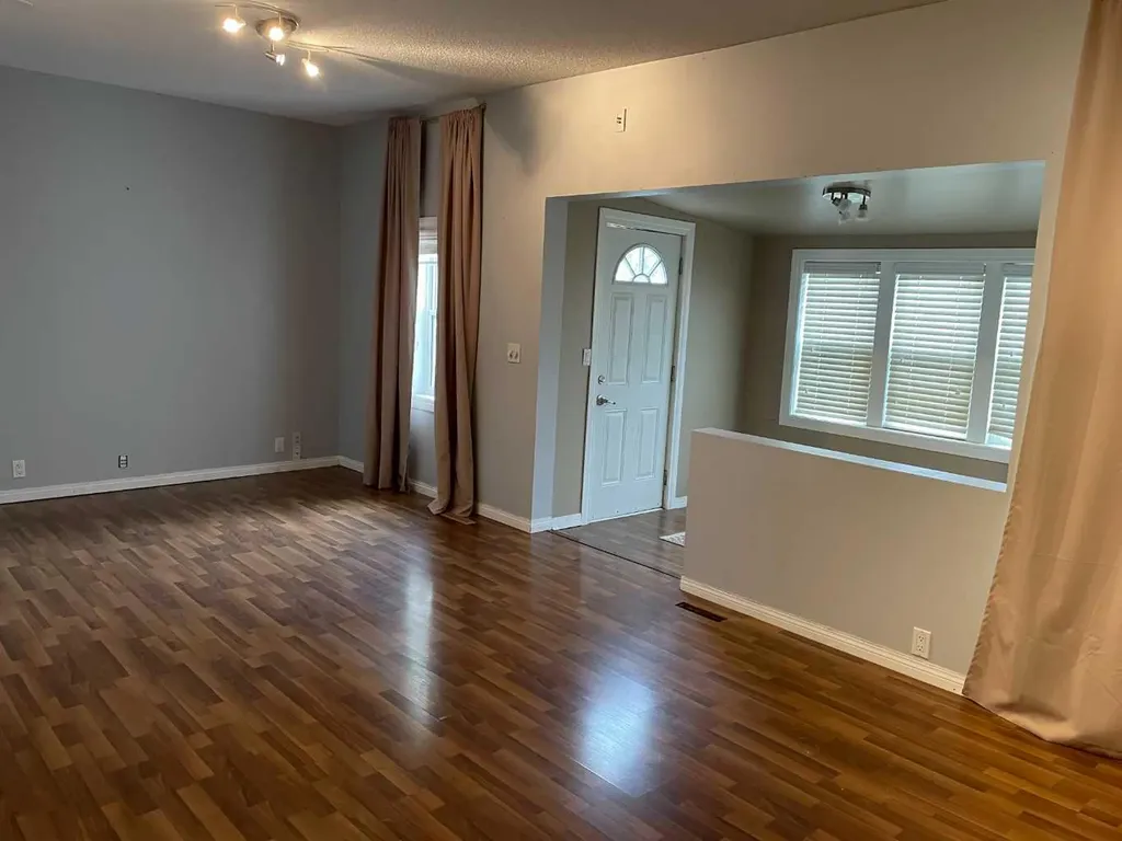 10908 102 Avenue Fairview AB T0H 1L0